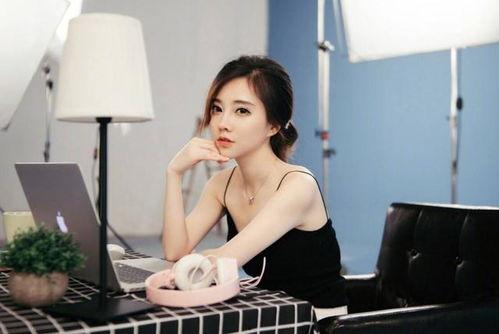 国产模特李梓熙土豪视频,揭秘国产模特的奢华生活